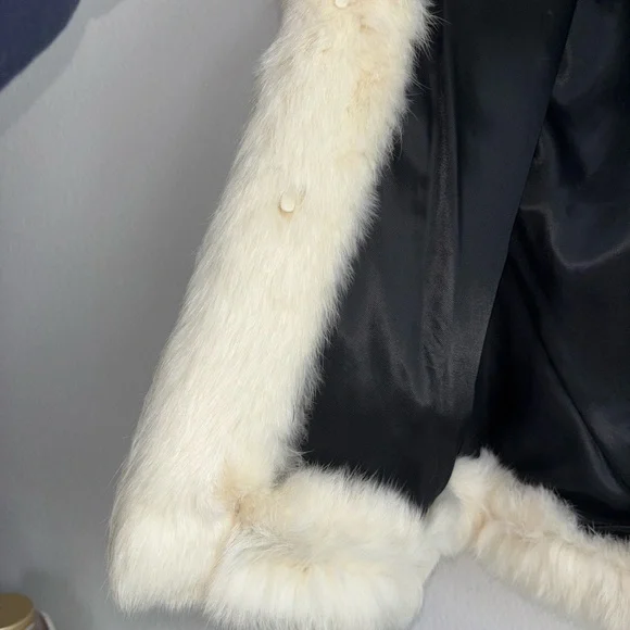 Vintage Genuine Rabbit Fur Coat Cream/ White Colored Size 6 - Picture 4 of 11